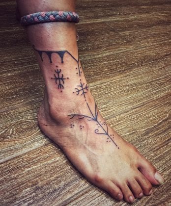 dasetattooart | Tattoos for women, Leg tattoos, Foot tattoo